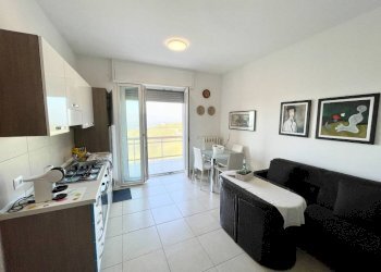 Cucina - Trilocale via Alba, 34, Monforte d'Alba - foto 6