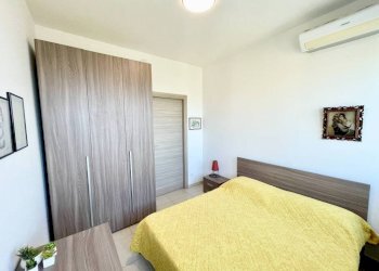 Camera da letto - Trilocale via Alba, 34, Monforte d'Alba - foto 11