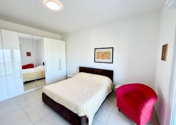 Camera da letto - Trilocale via Alba, 34, Monforte d'Alba - foto 18