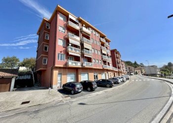 Facciata - Trilocale via Alba, 34, Monforte d'Alba - foto 27