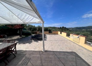 Terrazzo - Villa strada Ciosa, 55, Imperia - foto 8