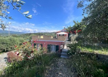 Giardino - Villa strada Ciosa, 55, Imperia - foto 12