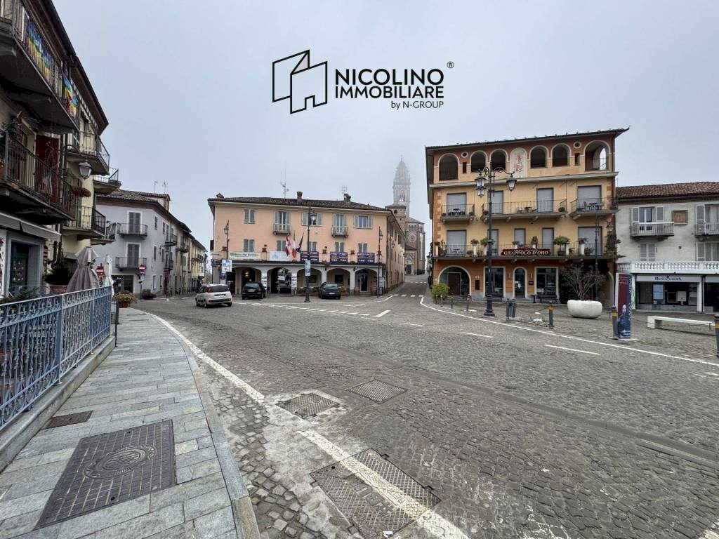 Zona - Food - Gastronomy piazza Re Umberto I, Monforte d'Alba - photo 1