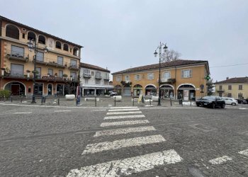 Zona - Food - Gastronomy piazza Re Umberto I, Monforte d'Alba - photo 2
