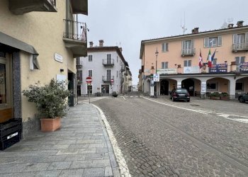 Zona - Food - Gastronomy piazza Re Umberto I, Monforte d'Alba - photo 5