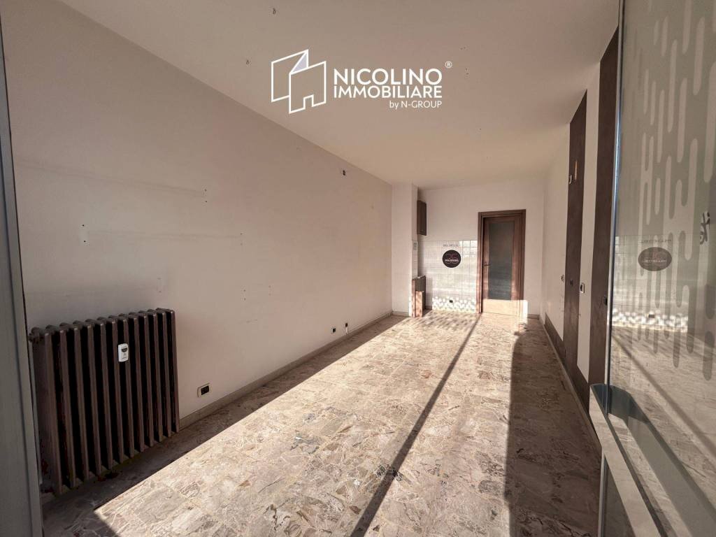Stanza non arredata - Negozio via Madonna del Colletto, 9, Borgo San Dalmazzo - foto 1