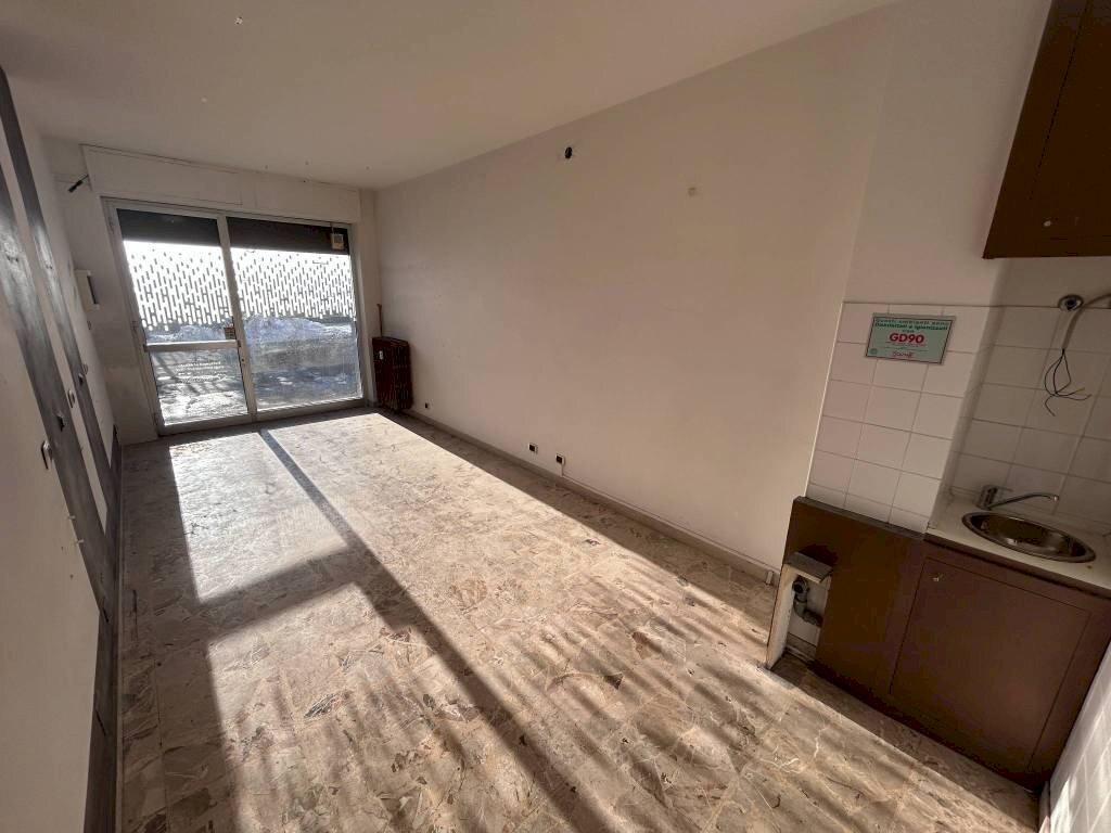 Stanza non arredata - Negozio via Madonna del Colletto, 9, Borgo San Dalmazzo - foto 3