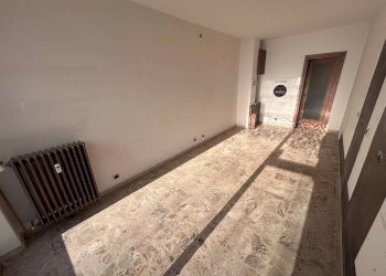 Stanza non arredata - Negozio via Madonna del Colletto, 9, Borgo San Dalmazzo - foto 4