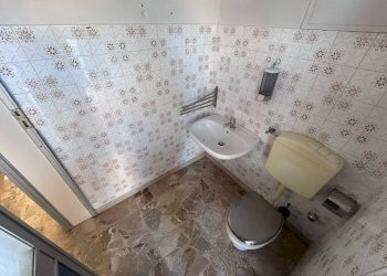 Bagno - Negozio via Madonna del Colletto, 9, Borgo San Dalmazzo - foto 11