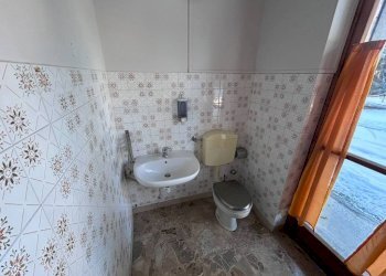Bagno - Negozio via Madonna del Colletto, 9, Borgo San Dalmazzo - foto 12