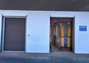 Facciata - Negozio via Madonna del Colletto, 9, Borgo San Dalmazzo - foto 15