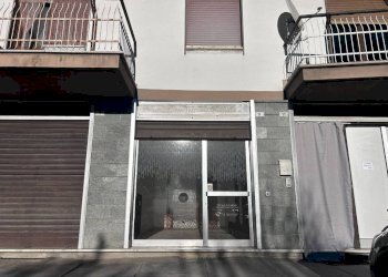 Facciata - Negozio via Madonna del Colletto, 9, Borgo San Dalmazzo - foto 16