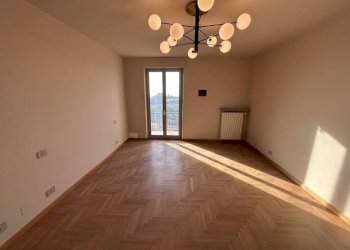 Camera da letto - Three-room apartment via Roma, 26, Roddino - photo 22