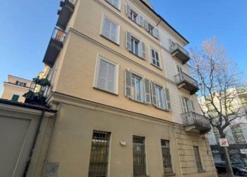 Facciata - Shop corso Giuseppe Garibaldi, Cuneo (neighborhood Centro) - photo 4