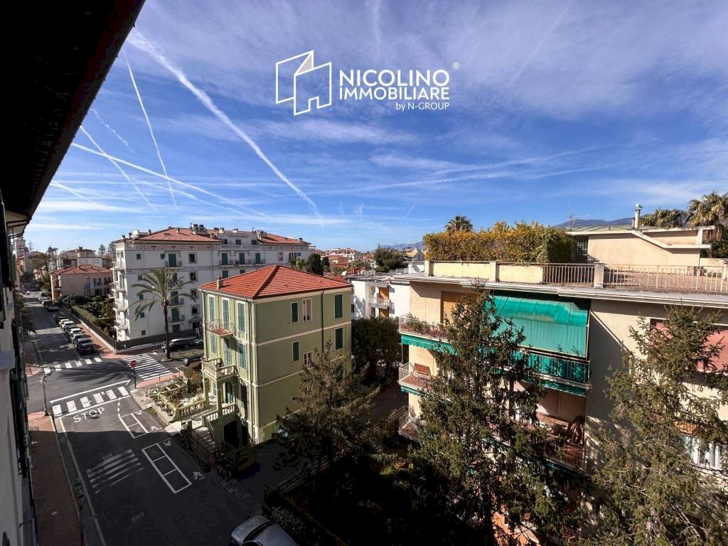Vista - Quadrilocale via Regina Margherita, 50, Bordighera - foto 1