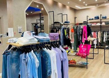 Interno non residenziale - Abbigliamento - Intimo via Monchiero, 1, Monforte d'Alba - foto 2