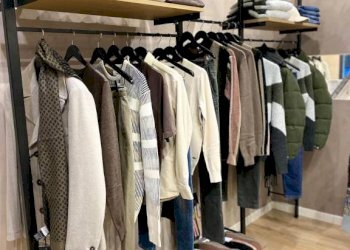 Interno non residenziale - Abbigliamento - Intimo via Monchiero, 1, Monforte d'Alba - foto 3