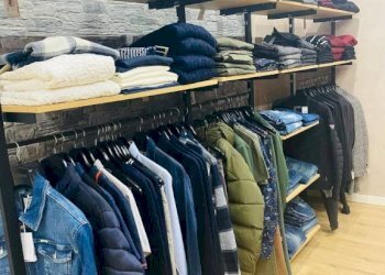 Interno non residenziale - Abbigliamento - Intimo via Monchiero, 1, Monforte d'Alba - foto 4