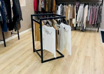 Interno non residenziale - Abbigliamento - Intimo via Monchiero, 1, Monforte d'Alba - foto 5