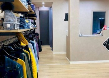 Interno non residenziale - Abbigliamento - Intimo via Monchiero, 1, Monforte d'Alba - foto 7