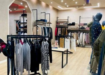 Interno non residenziale - Abbigliamento - Intimo via Monchiero, 1, Monforte d'Alba - foto 12