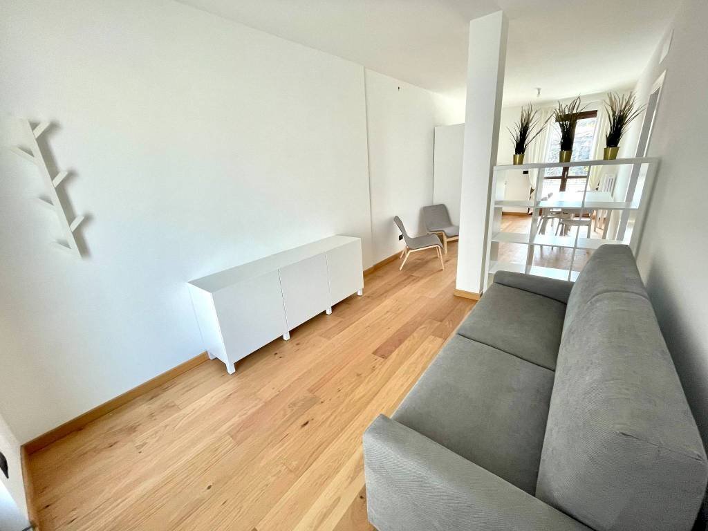 Soggiorno - Three-room apartment via Roddino, 20, Monforte d'Alba - photo 3