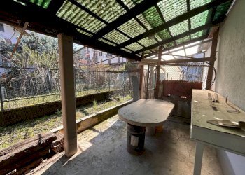 Cortile interno - Box via Basse Sant'Anna, 15, Cuneo (zona Centro) - foto 10