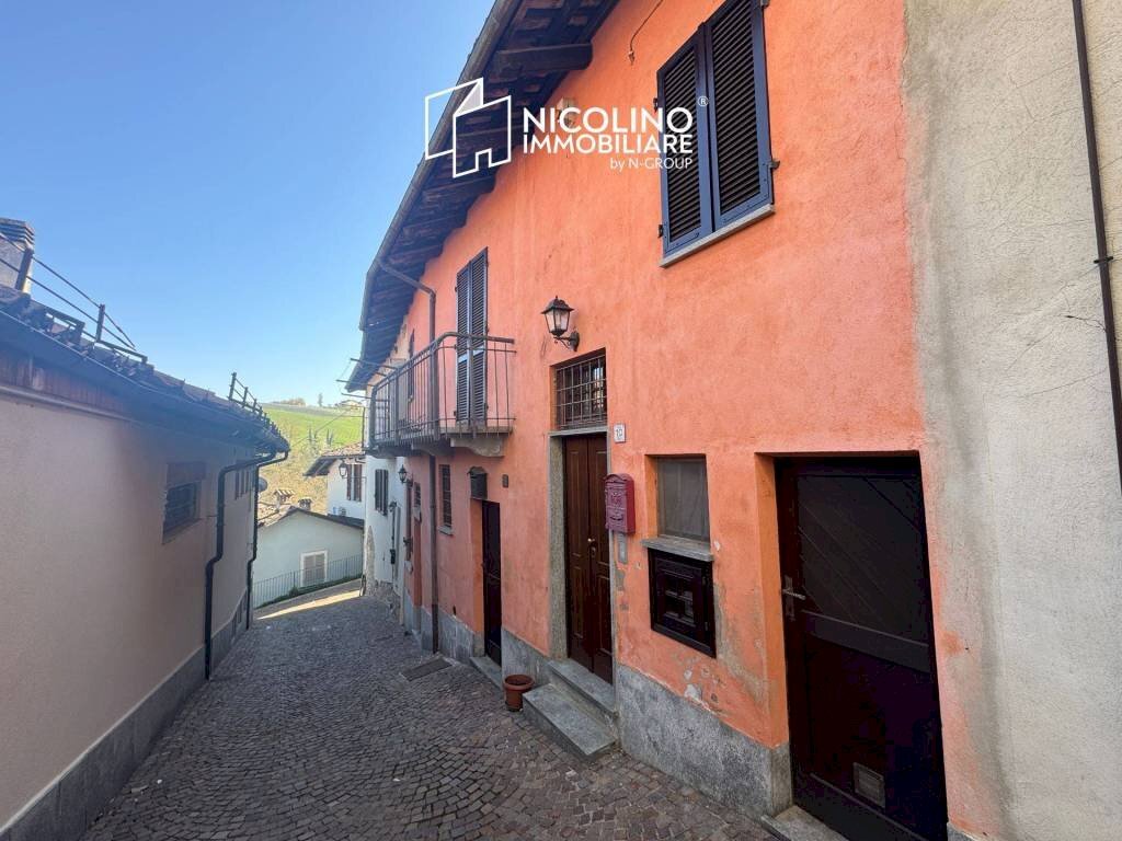 Facciata - Casa indipendente via Vincenzo Gioberti, 10, Barolo - foto 1