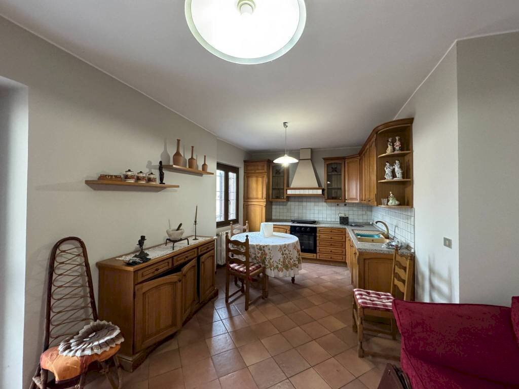Cucina - Casa indipendente via Vincenzo Gioberti, 10, Barolo - foto 2
