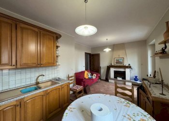 Cucina - Casa indipendente via Vincenzo Gioberti, 10, Barolo - foto 6
