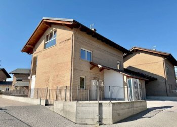 Facciata - Appartamento via Torino, 9, frazione Cerialdo, Cuneo - foto 4