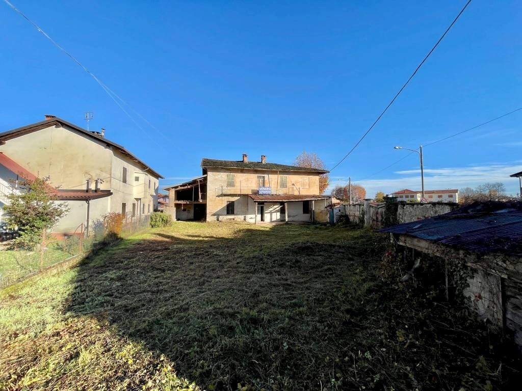 Facciata - Rustico via San Bernardo, 6, frazione Roata Rossi, Cuneo - foto 3