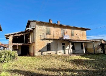 Facciata - Rustico via San Bernardo, 6, frazione Roata Rossi, Cuneo - foto 2