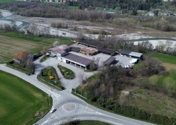 Vista - Magazzino via Bisalta, 60, frazione Madonna Delle Grazie, Cuneo - foto 3