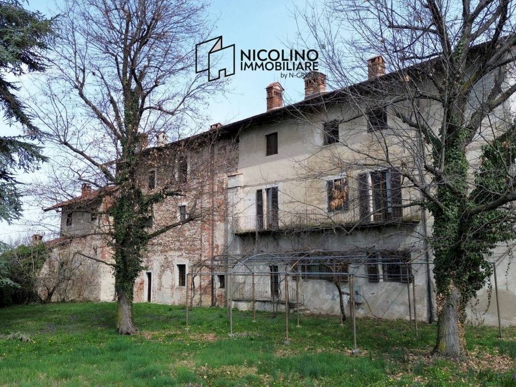 Facciata - Stabile - Palazzo via Sant'Anselmo, frazione Madonna Delle Grazie, Cuneo - foto 1