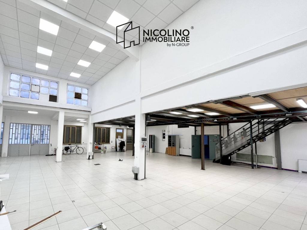 Magazzino - Negozio via Massimo d'Azeglio, 5, Cuneo (zona Centro) - foto 1