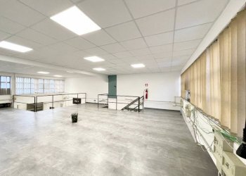 Magazzino - Negozio via Massimo d'Azeglio, 5, Cuneo (zona Centro) - foto 13