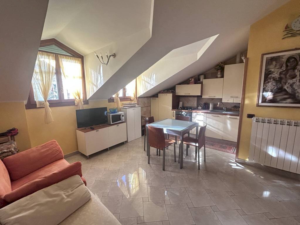 Salone - Bilocale via Vittorio Emanuele II, 369, Bordighera - foto 3