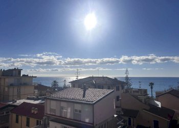 Vista - Bilocale via Vittorio Emanuele II, 369, Bordighera - foto 2