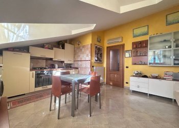 Salone - Bilocale via Vittorio Emanuele II, 369, Bordighera - foto 4