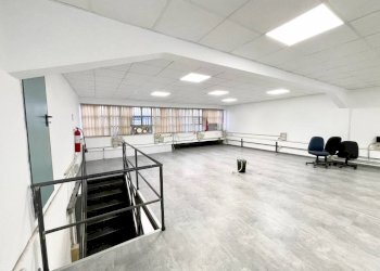 Magazzino - Shop via Massimo d'Azeglio, 5, Cuneo (neighborhood Centro) - photo 14