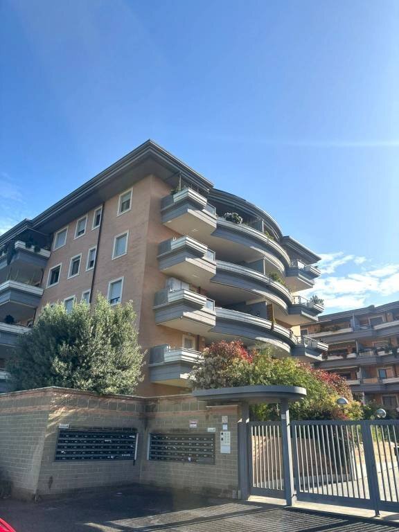 Facciata - Bilocale via Carlo Urbani, Roma - foto 1