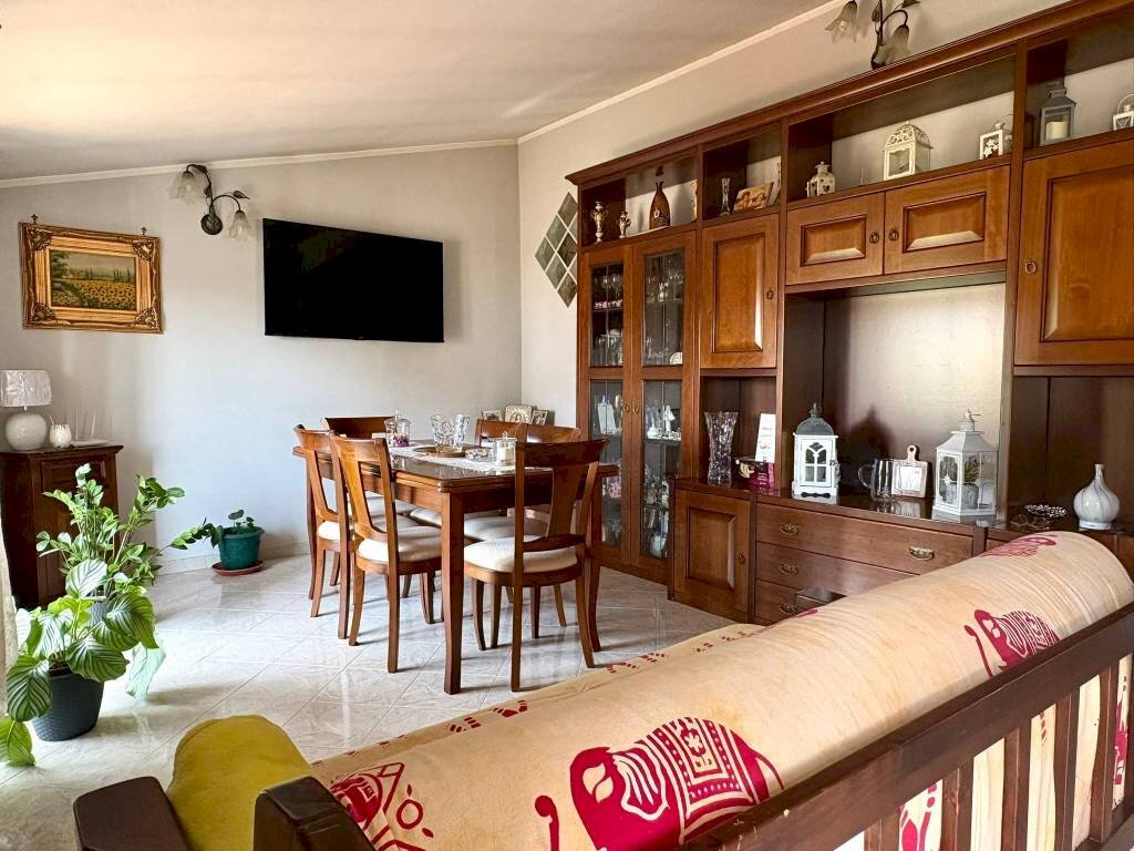 Salone - Trilocale via Pietro Nenni, 31, Montelibretti - foto 1