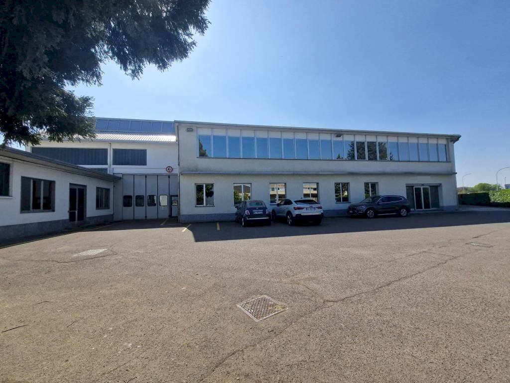 Facciata - Shed via Dante Alighieri, Abbiategrasso - photo 2
