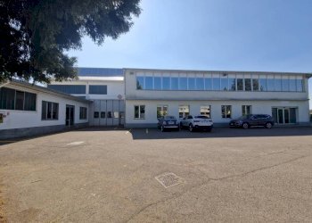 Facciata - Capannone via Dante Alighieri, Abbiategrasso - foto 1