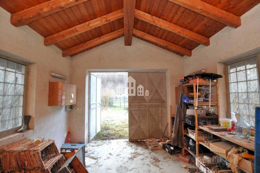 Stanza non arredata - Magazzino Borgata Bisdonio, 11, Pont-Canavese - foto 2