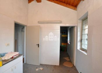 Stanza non arredata - Magazzino Borgata Bisdonio, 11, Pont-Canavese - foto 6