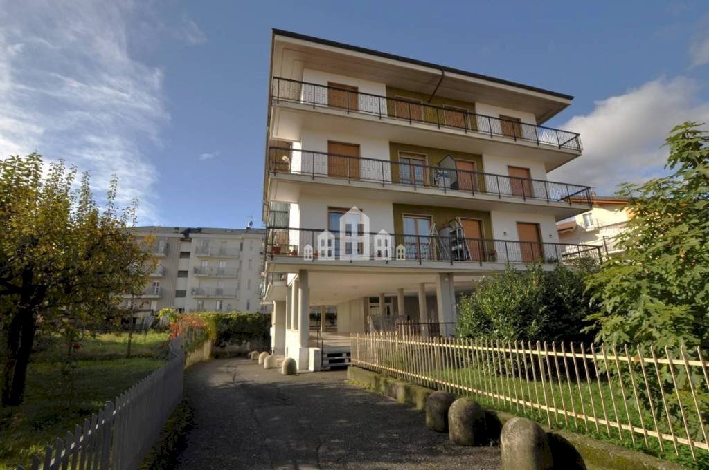 Facciata - Trilocale via Cappuccini, 3, Cuorgnè - foto 1