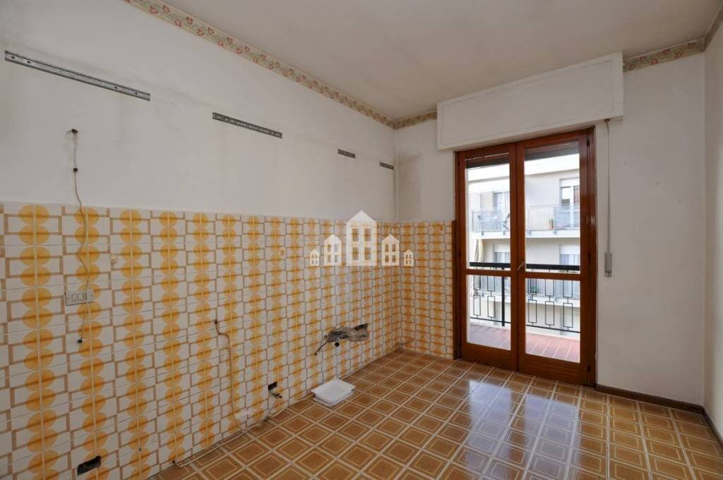 Cucina - Trilocale via Cappuccini, 3, Cuorgnè - foto 3