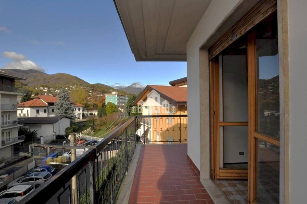 Balcone - Three-room apartment via Cappuccini, 3, Cuorgnè - photo 2